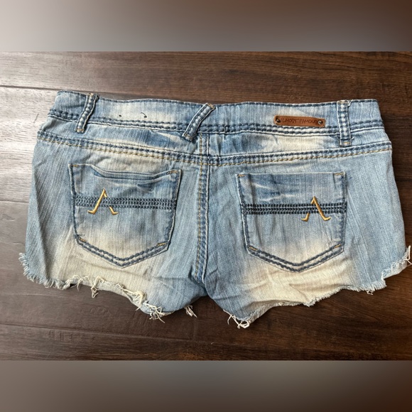 Almost Famous Distressed Jean Short - Picture 3 of 6